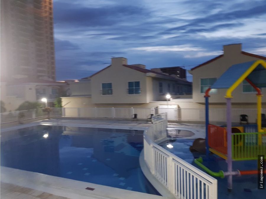 vendo casa conjunto castellana real