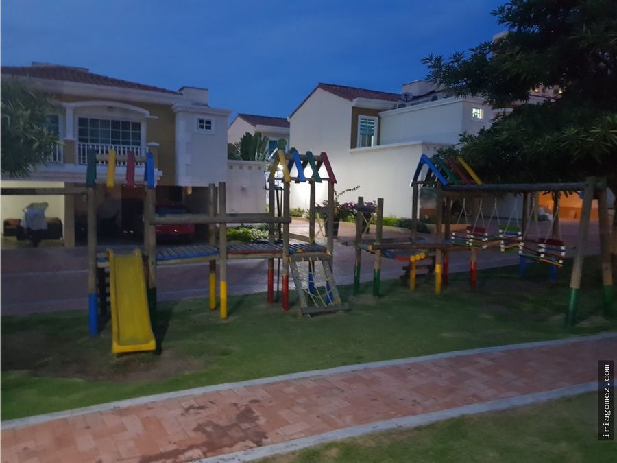 vendo casa conjunto castellana real