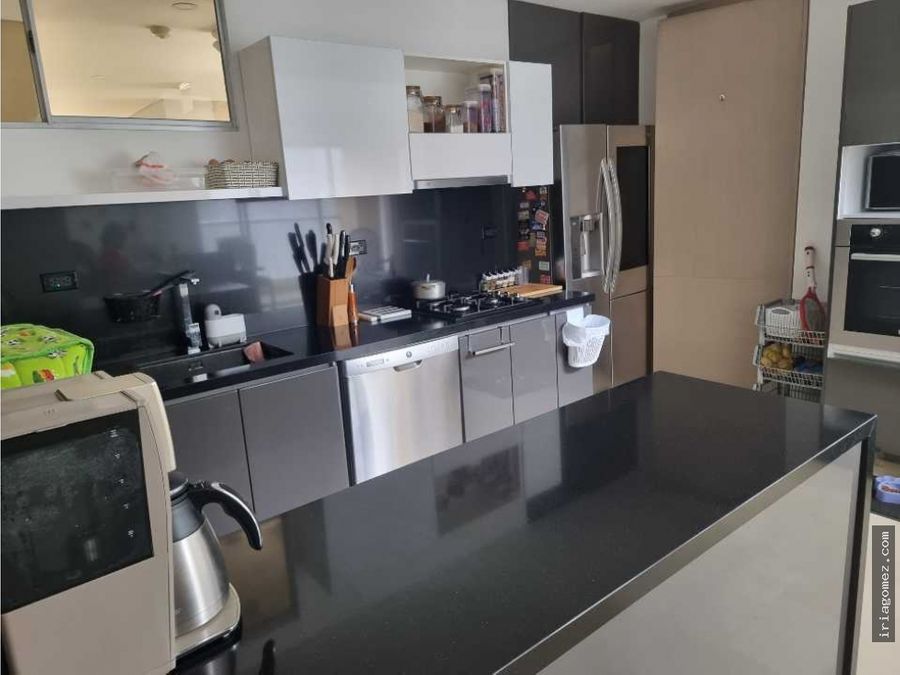 vendo penthouse en portal de genoves