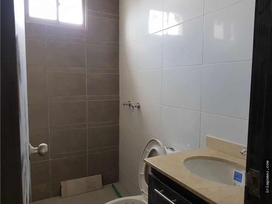alquilo apartamento en barranquilla