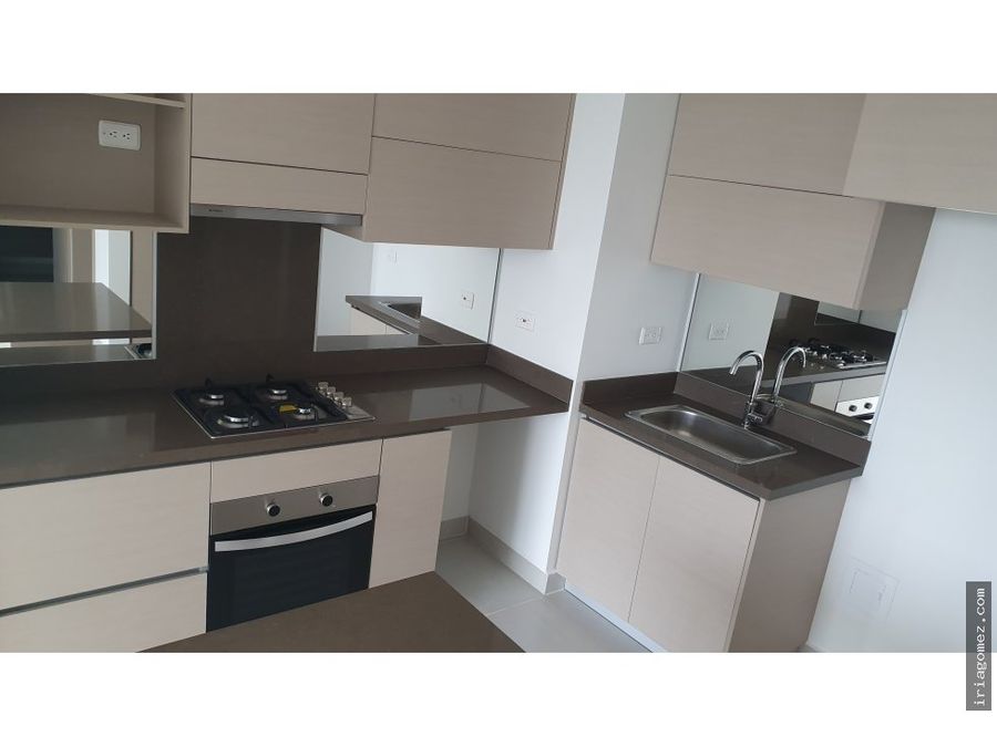 alquilo apartamento en green park barranquilla