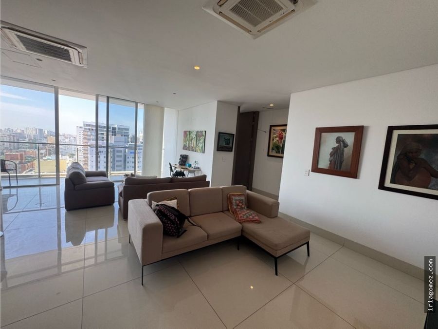 vendo en espectacular apartamento om club house