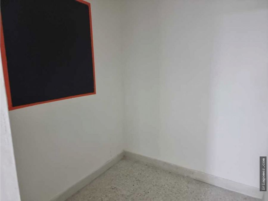 alquilo local semi adecuado