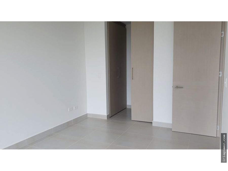 alquilo apartamento en green park barranquilla