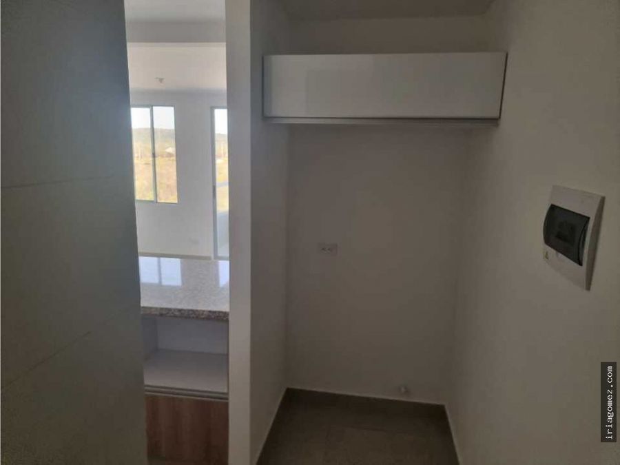 alquilo apartamento en zafiro